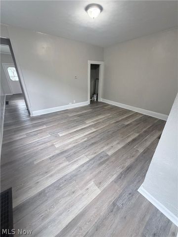 122 3rd Street, Bridgeport, OH 43912
