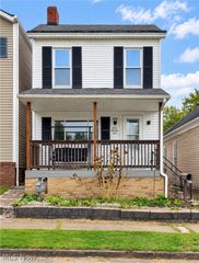 122 3rd Street, Bridgeport, OH 43912