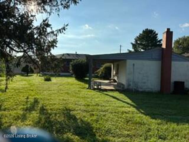 10906 Albion Dr, Louisville, KY 40272