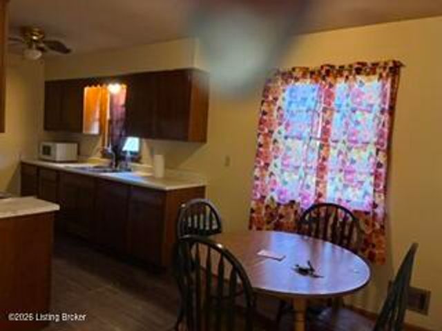 10906 Albion Dr, Louisville, KY 40272