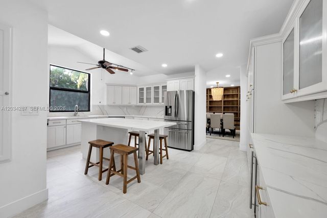 6860 SW 99th Terrace, Pinecrest, FL 33156