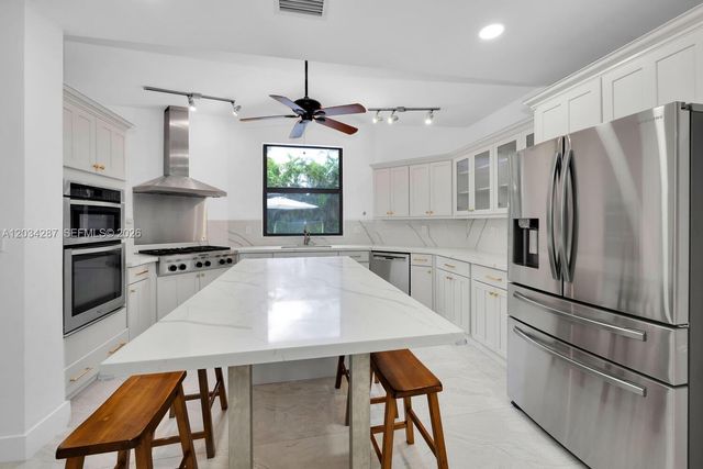 6860 SW 99th Terrace, Pinecrest, FL 33156