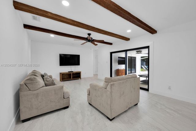 6860 SW 99th Terrace, Pinecrest, FL 33156