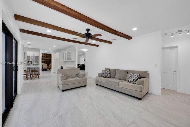 6860 SW 99th Terrace, Pinecrest, FL 33156