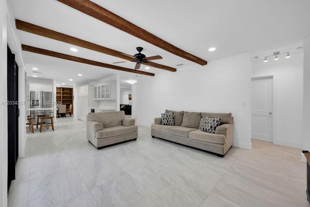 6860 SW 99th Terrace, Pinecrest, FL 33156