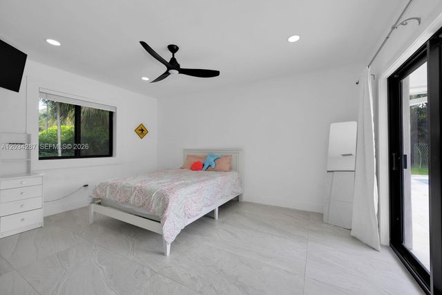6860 SW 99th Terrace, Pinecrest, FL 33156