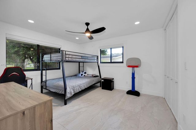 6860 SW 99th Terrace, Pinecrest, FL 33156
