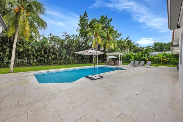 6860 SW 99th Terrace, Pinecrest, FL 33156