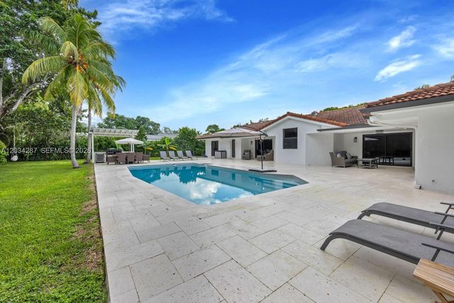 6860 SW 99th Terrace, Pinecrest, FL 33156