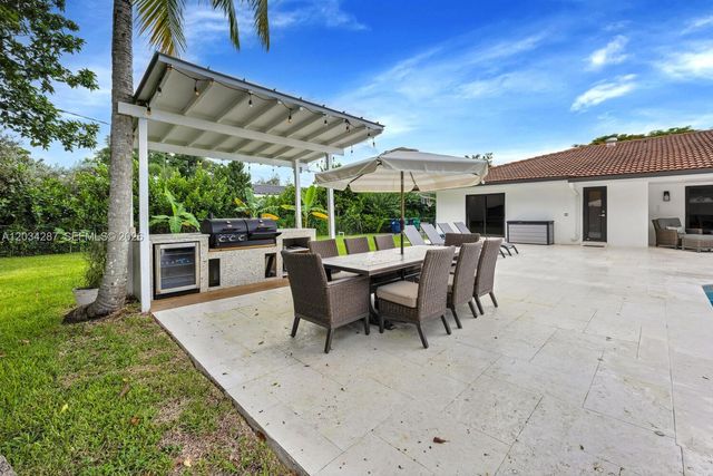 6860 SW 99th Terrace, Pinecrest, FL 33156