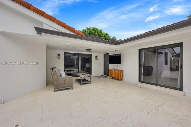 6860 SW 99th Terrace, Pinecrest, FL 33156
