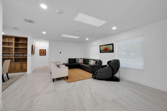 6860 SW 99th Terrace, Pinecrest, FL 33156