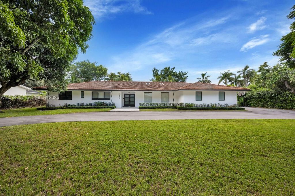 6860 SW 99th Terrace, Pinecrest, FL 33156