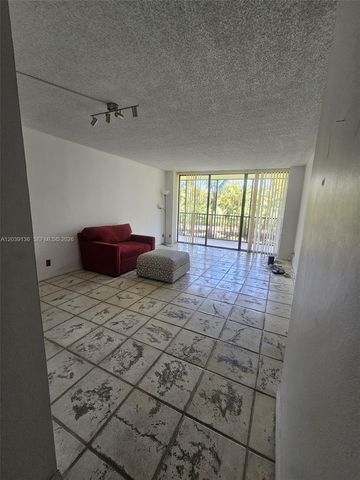 20335 W Country Club Drive 107, Aventura, FL 33180