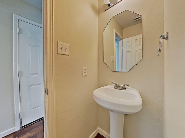 8542 Doskocil Drive, Houston, TX 77044