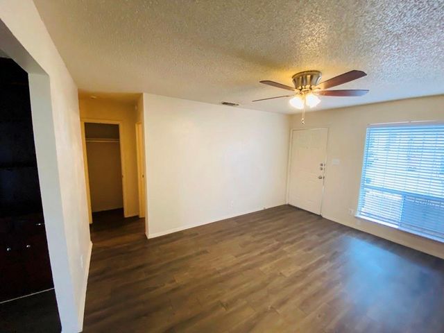 1710 Ledgewood DR B, Austin, TX 78758