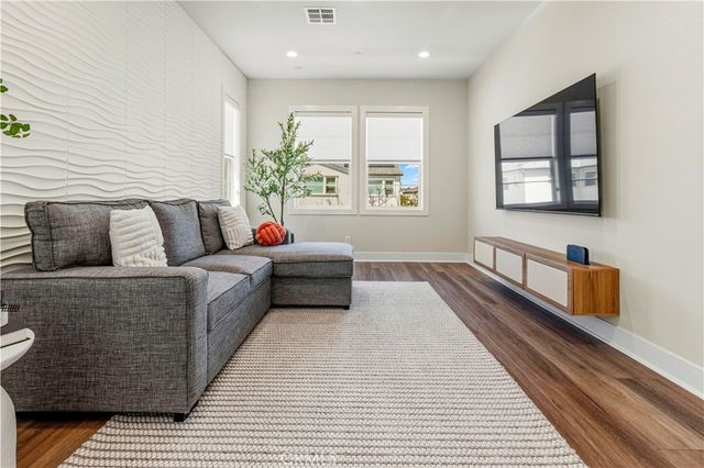 440 Riverbend, Lake Forest, CA 92630