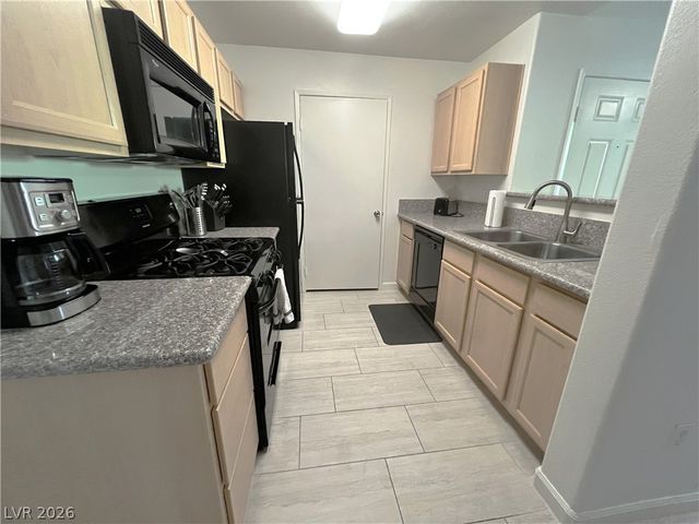 950 Seven Hills Drive 2824, Henderson, NV 89052