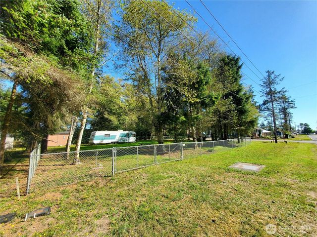 999 Gunderson Avenue SE, Ocean Shores, WA 98569