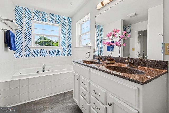 2109 SUNNYVALE DR, Pennsburg, PA 18073