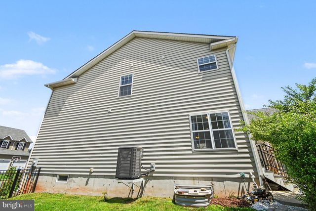 2109 SUNNYVALE DR, Pennsburg, PA 18073