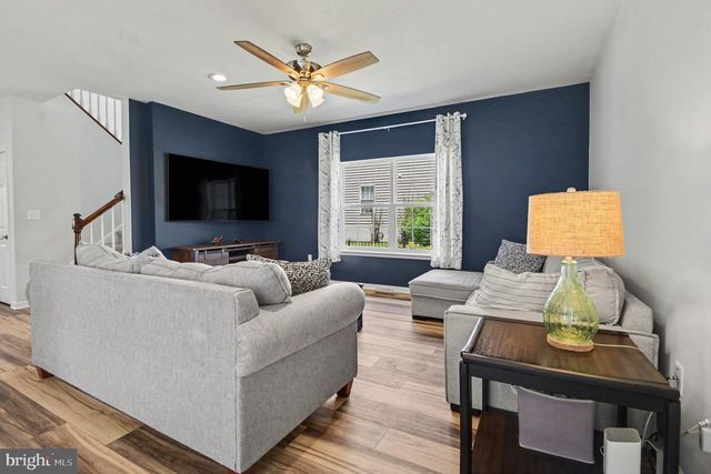 2109 SUNNYVALE DR, Pennsburg, PA 18073