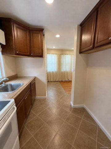 2041 Colonial Avenue, Bronx, NY 10461
