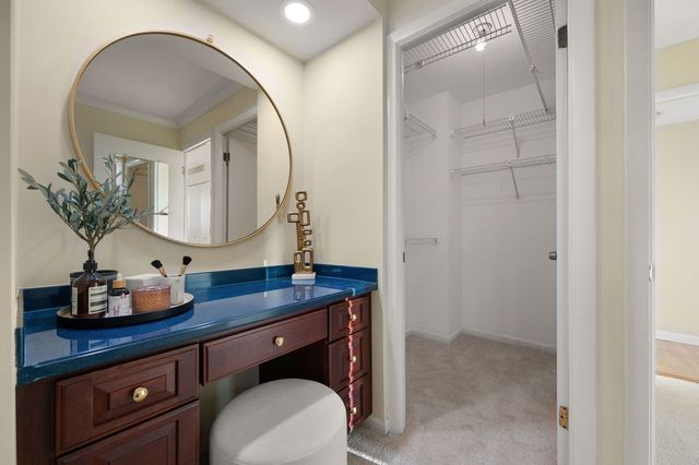 3470 N Lake Shore Drive 23A, Chicago, IL 60657