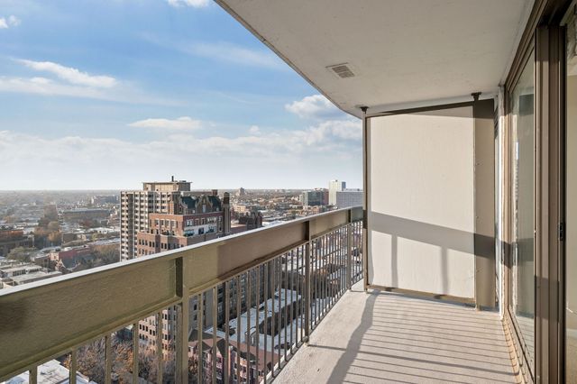 3470 N Lake Shore Drive 23A, Chicago, IL 60657