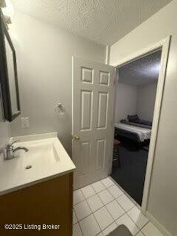 1320 S 17th St, Louisville, KY 40210