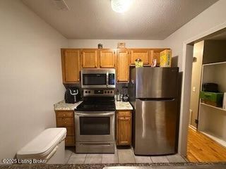 1320 S 17th St, Louisville, KY 40210