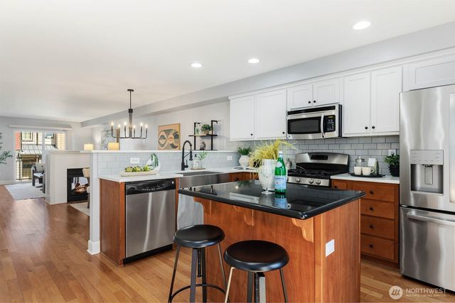 7123 Shinkle Place SW, Seattle, WA 98106