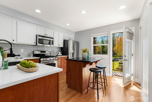 7123 Shinkle Place SW, Seattle, WA 98106