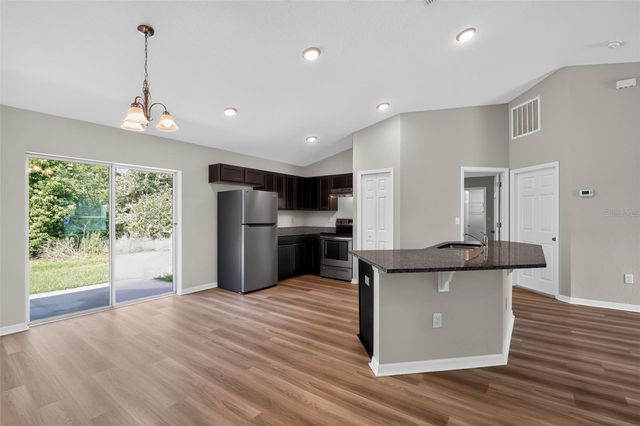 16 SPRING LOOP COURT, Ocala, FL 34472