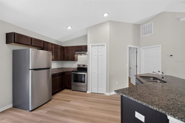 16 SPRING LOOP COURT, Ocala, FL 34472