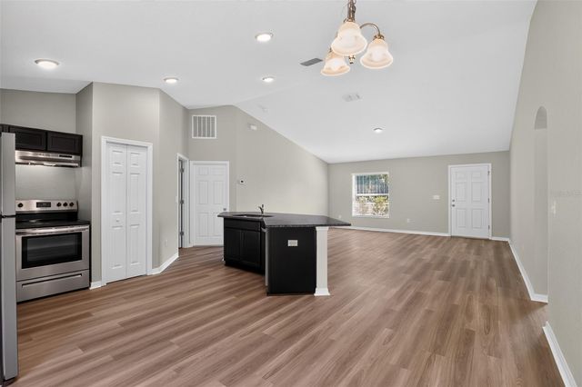 16 SPRING LOOP COURT, Ocala, FL 34472