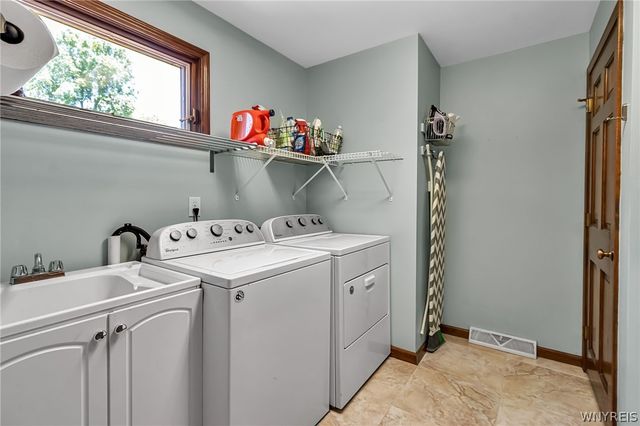 10200 Lapp Road, Clarence, NY 14032