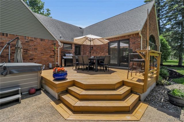 10200 Lapp Road, Clarence, NY 14032