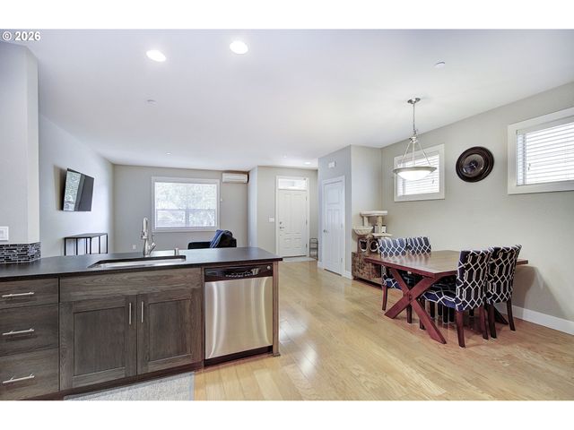 329 N 33RD Ct, Ridgefield, WA 98642