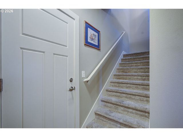 329 N 33RD Ct, Ridgefield, WA 98642