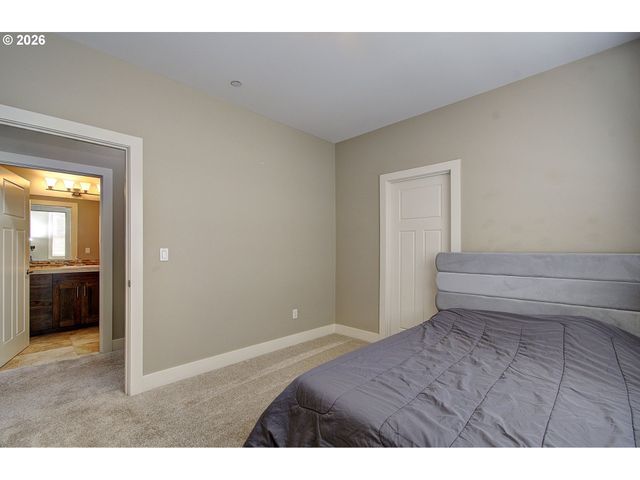 329 N 33RD Ct, Ridgefield, WA 98642