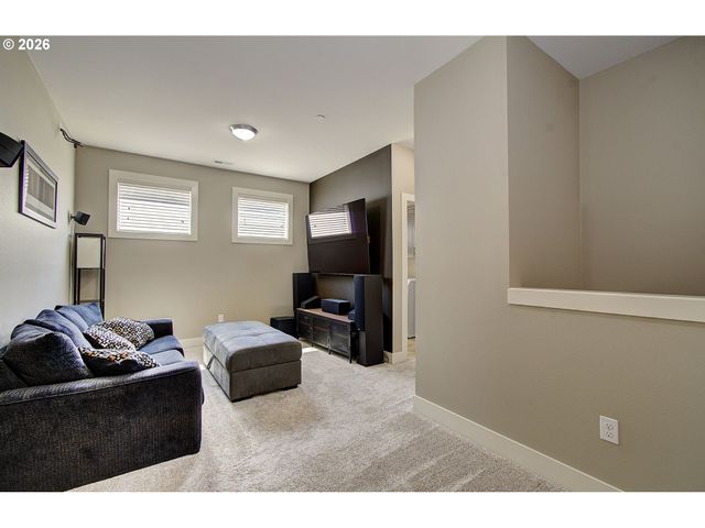 329 N 33RD Ct, Ridgefield, WA 98642