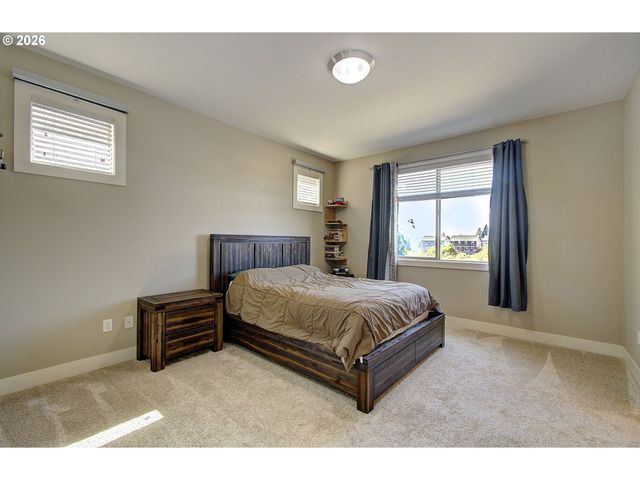 329 N 33RD Ct, Ridgefield, WA 98642
