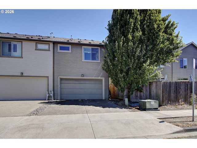 329 N 33RD Ct, Ridgefield, WA 98642