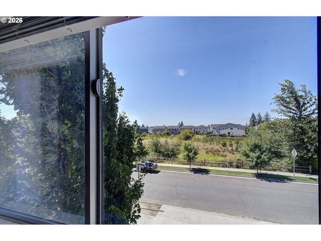329 N 33RD Ct, Ridgefield, WA 98642