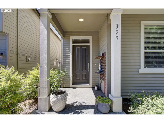 329 N 33RD Ct, Ridgefield, WA 98642