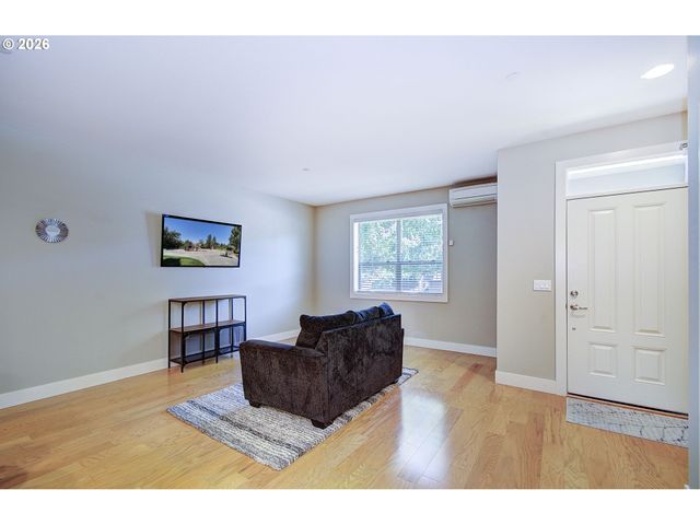 329 N 33RD Ct, Ridgefield, WA 98642