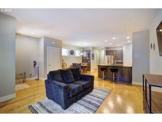 329 N 33RD Ct, Ridgefield, WA 98642