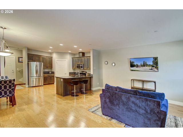 329 N 33RD Ct, Ridgefield, WA 98642
