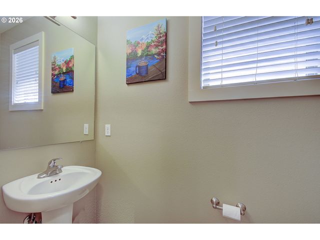 329 N 33RD Ct, Ridgefield, WA 98642